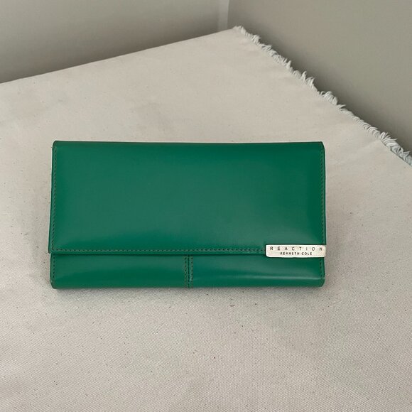 Kenneth Cole Reaction Foldover Flap Wallet Genuine Leather Green - Picture 2 of 8